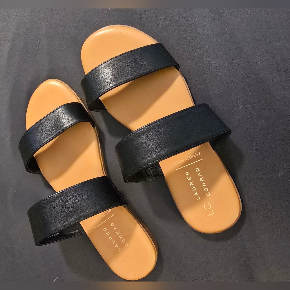 LC Lauren Conrad Black and Tan Sandals
